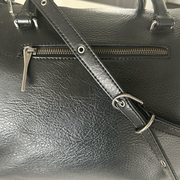 Matt & Nat 'Hapak' Small Weekender Bag - Picture 13 of 16